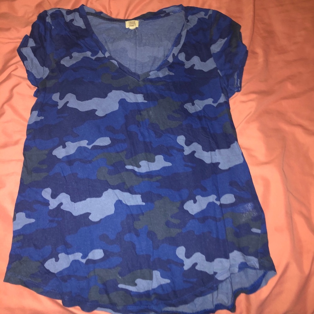 v neck blue camo shirt